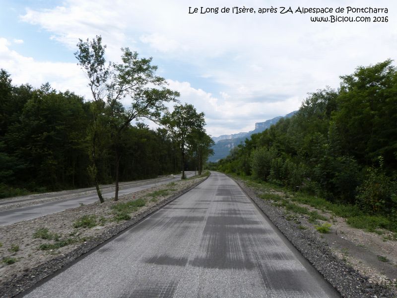 Le long de l'Isère après la ZA Alpespace de PontCharra