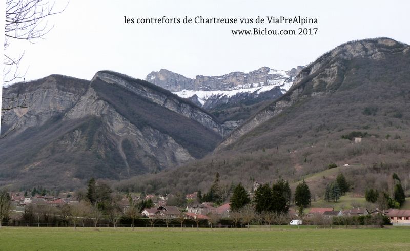 Les contreforts de la Chartreuse vus par le Vaudau, depuis la plaine du Grésivaudan