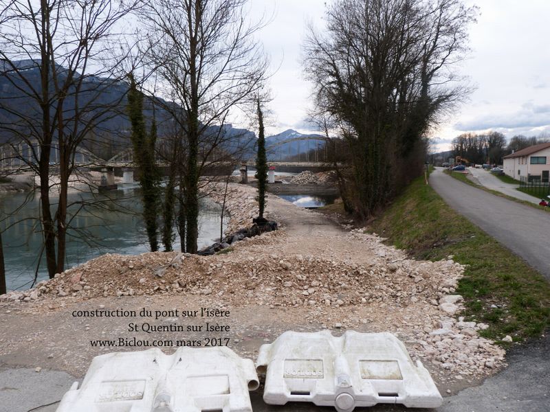 ST Quentin ; Construction pont sur l'isère, voie verte déviée ?