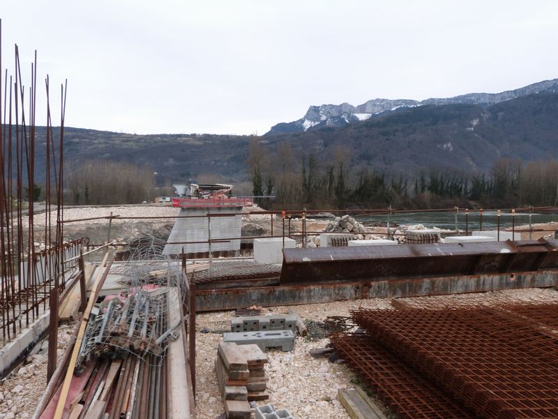 Travaux à st quentin, : pont sur l'Isère ..