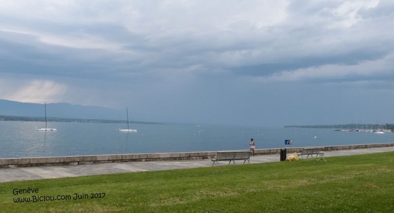 Départ de Genève, long du Léman avec les joggeuses callipyges 