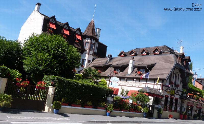 Hôtel des Cygnes à Evian, bord D 1005