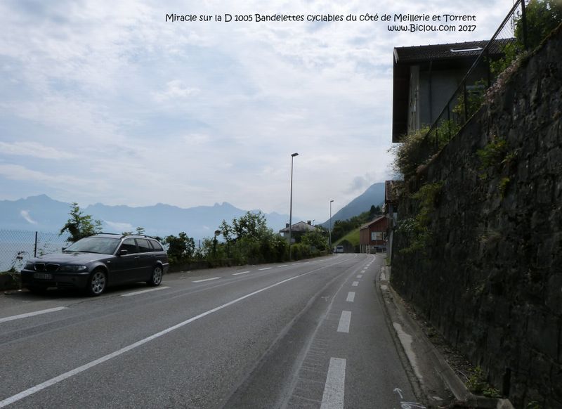 Miracle sur la D 1005, 200 m de bandelettes presque cyclables à Meillerie en 2017