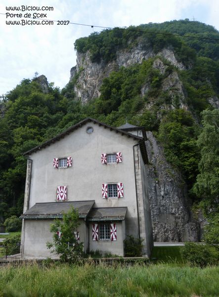 Porte de Scex (aplomb en latin) en valais