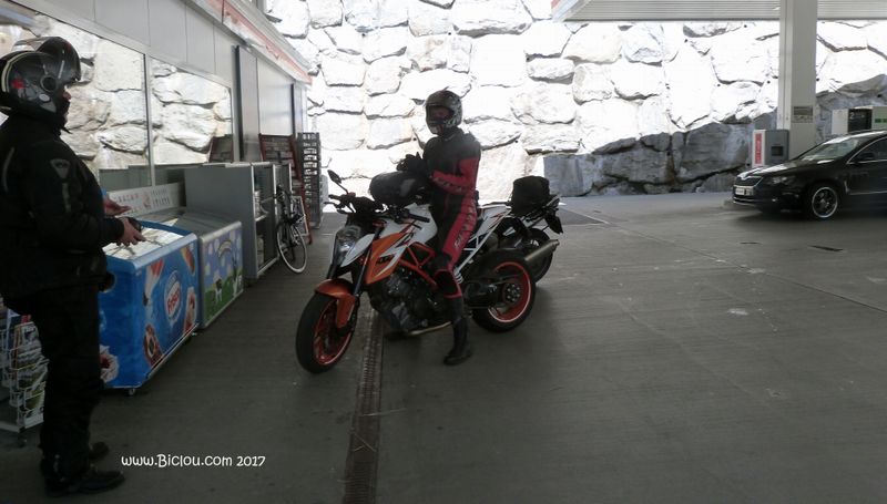 Claudio échange sa bici contre cette KTM