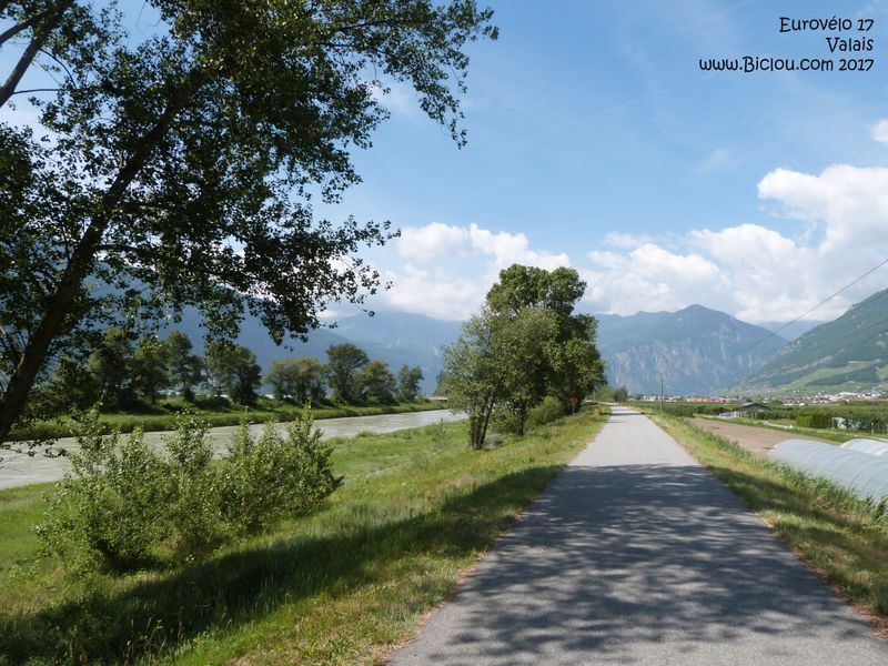 En route à nouveau vers Martigny ; Rhône à main gauche 