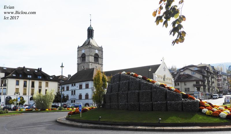 Evian ; Giratoire et église