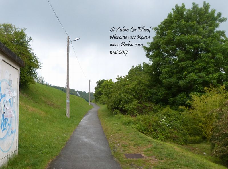 Saint Aubin Les Elbeuf 2017 : Passage de la véloroute, chemin de fer ..