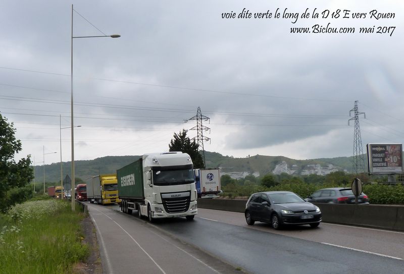 le-long-de-la-quatre-voies-a-velo-a-Rouen