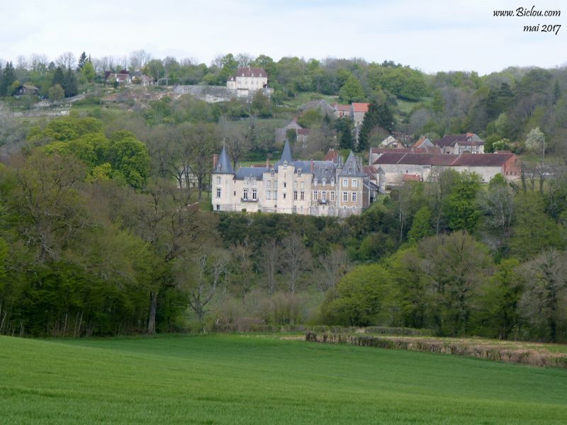 Le long de la Seine, château de ..