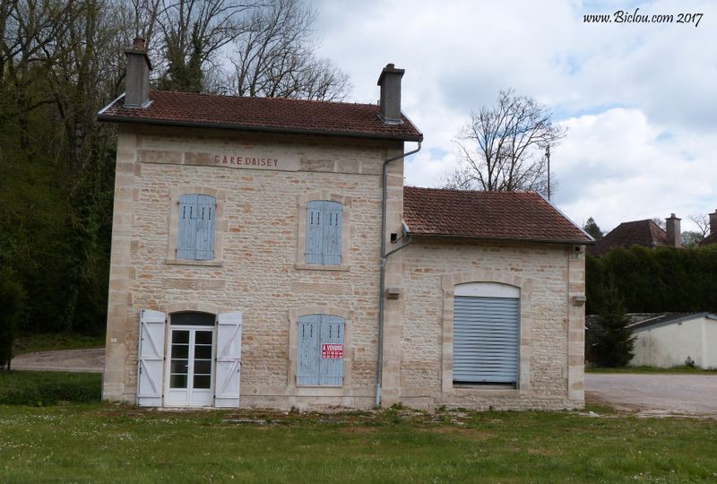 La gare d'Aisey est à vendre, avis aux amateurs