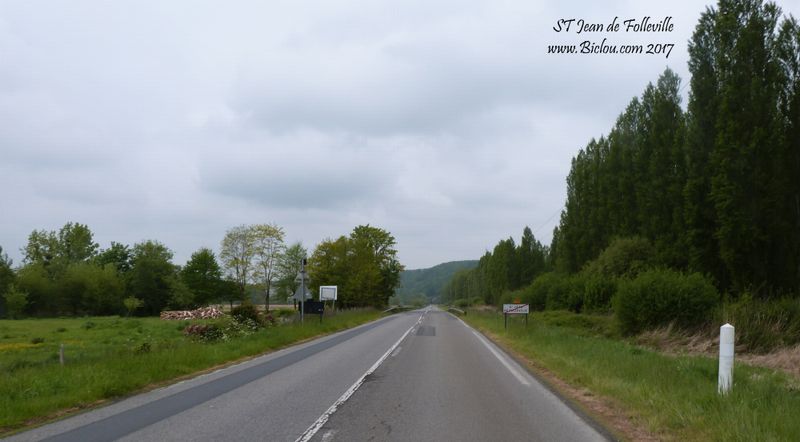 Saint Jean de Folleville, partie horrible, heureusement en ce jour déserte (travaux) 