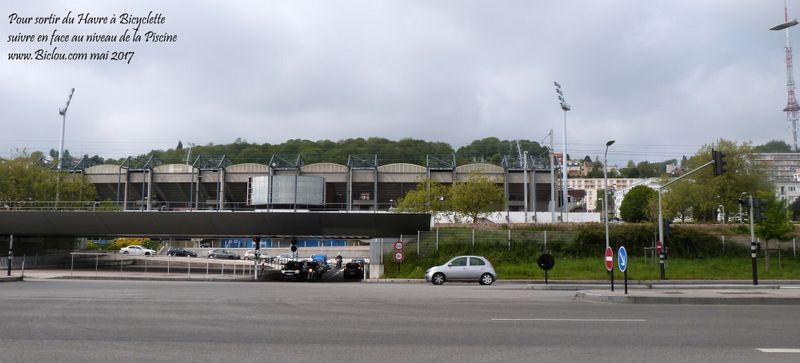 Le Havre : A bicyclette, Passer en face au niveau de ce stade ..