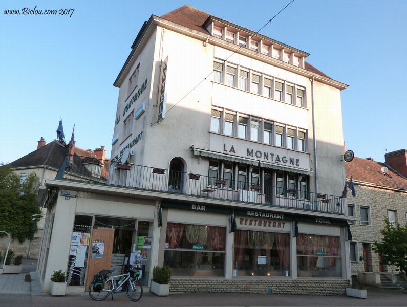 1ere halte à l'hôtel de la Montagne