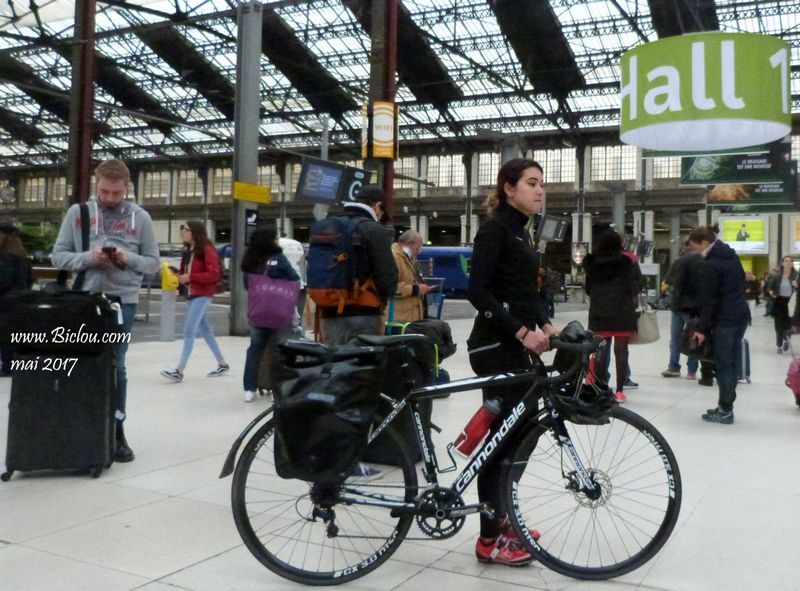 La moue d'une jeune cyclote anglaise (il muso in italiano), mai 2017