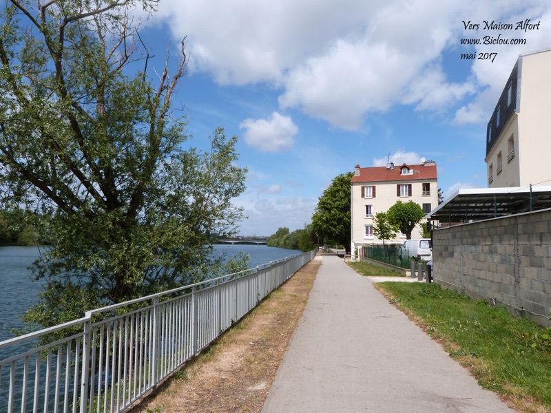 Piste cyclable (en continu) ou presque en bord de Seine à Maison Alfort, en 2017