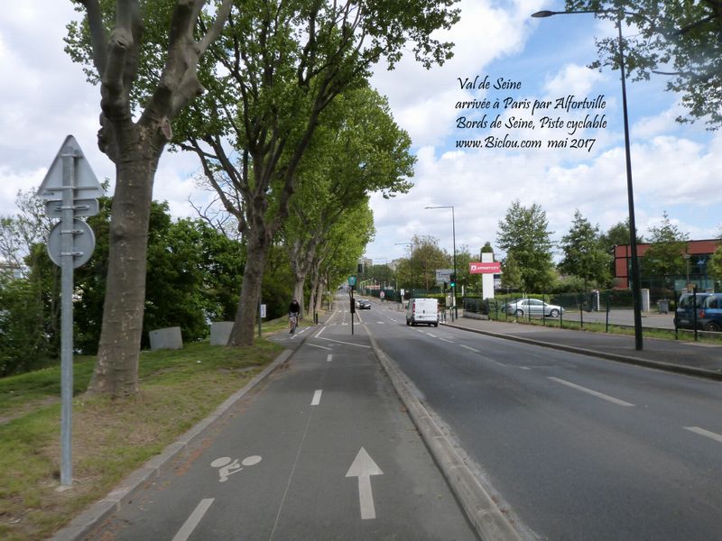 Arrivée à Paris par AlfortVille long Seine en 2017