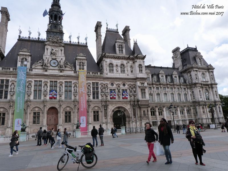 Devant chez Anne, soeur Anne ; Hôtel de ville de Paris mai 2017