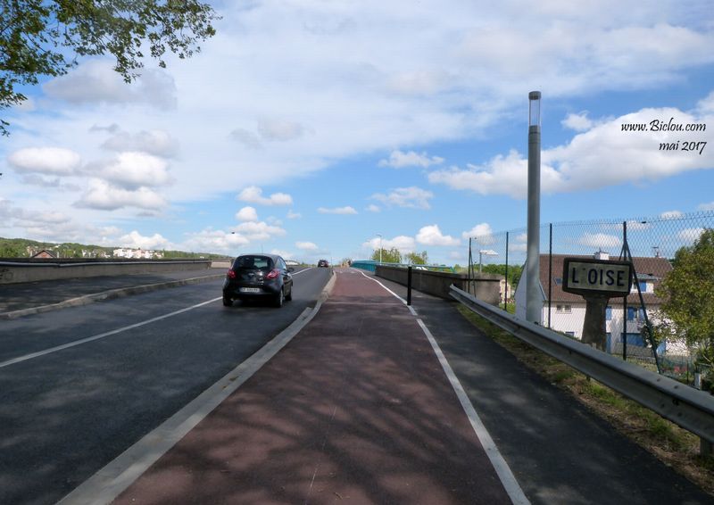 Belle piste cyclable au dessus de l'Oise en 2017