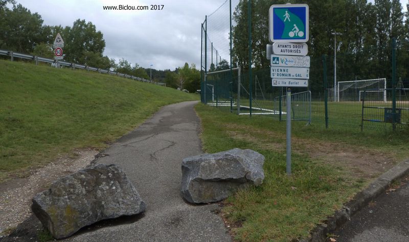 ViaRhôna ; Stade de Loire sur Rhône