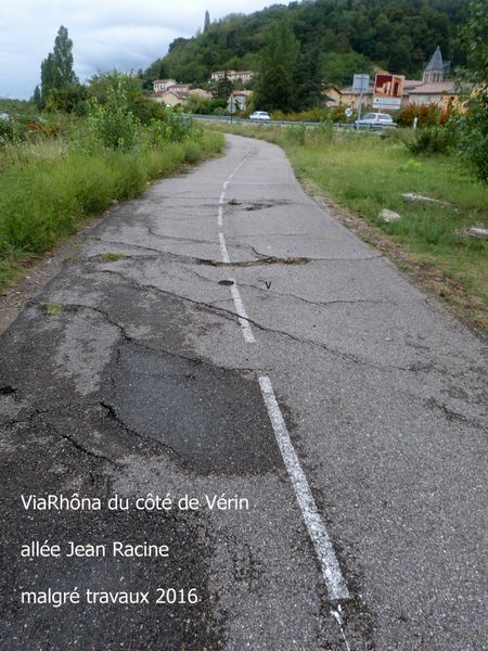 Allée Jean Racine sur ViaRhôna à Vérin en 2017