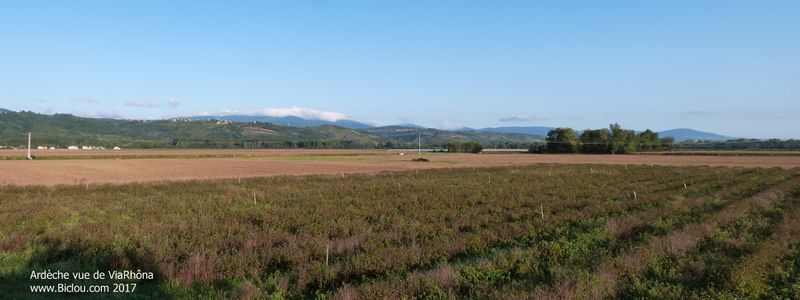 ViaRhôna, Du côté de Sablons, vue sur les Monts de le Haute Loire