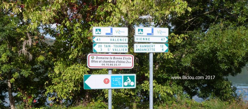 Balisage ; Sur ViaRhôna ; Saint Vallier priez pour nous