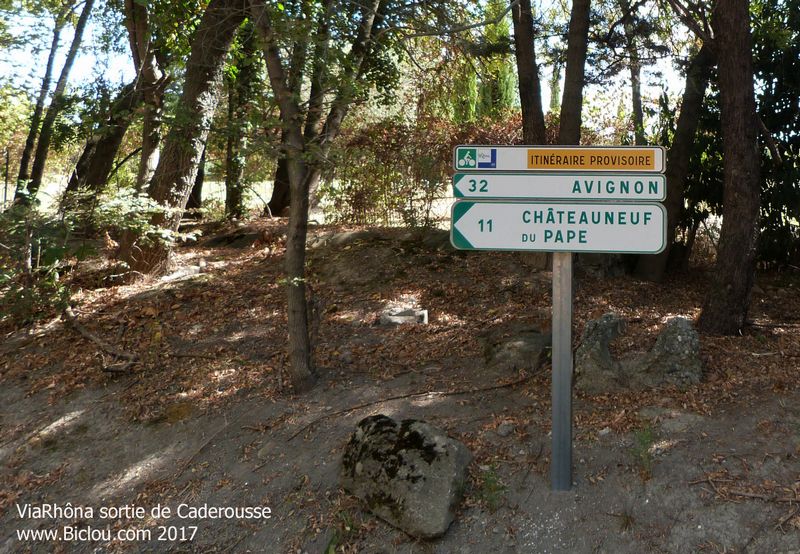 Viarhôna; sortie de Caderousse, un peu tortueuse