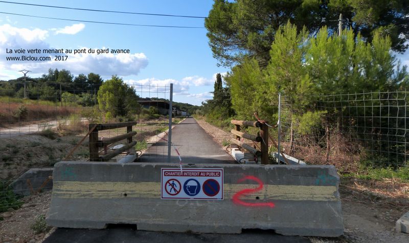 Voie verte du Pont du Gard en construction sept 2017 ; raccord ViaRhôna