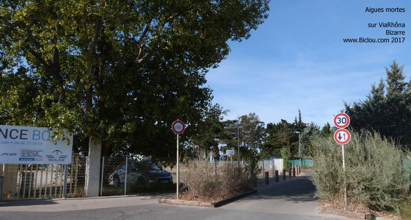 Un petit souci de balisage ici à la sortie de Aigues mortes ?