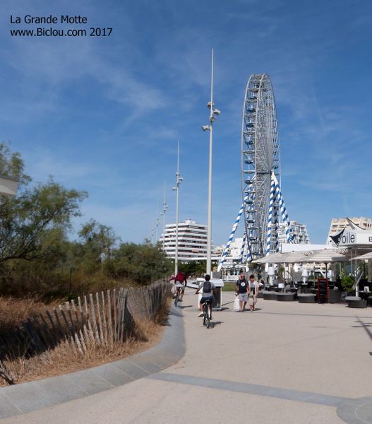 La grande roue de la Grande Motte, serte de point de repère sur ViaRhôna