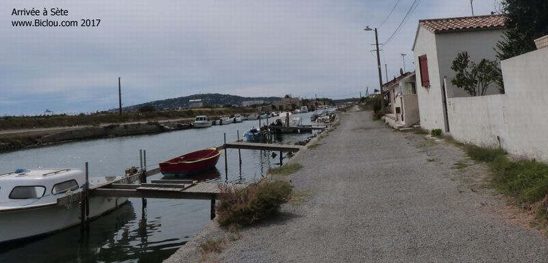 ViaRhôna, Arrivée à Sète, quai des Moulins, le long canal de la Peyrade 