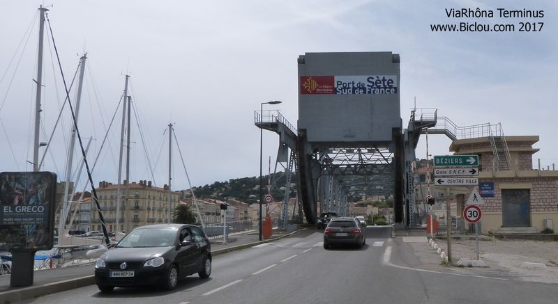 ViaRhôna arrive à Sète, par le Pont des Sétois 