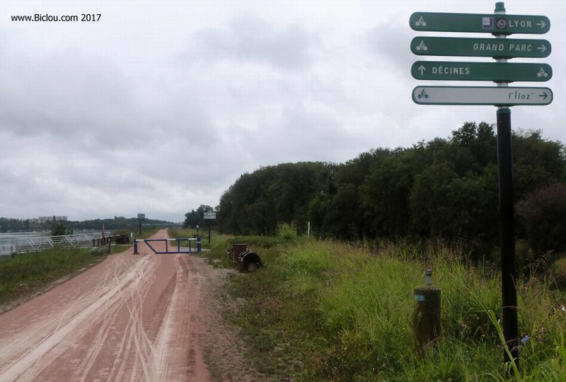 ViaRhôna, grand Large arrive au Grand Parc de Lyon, bon balisage en effet 