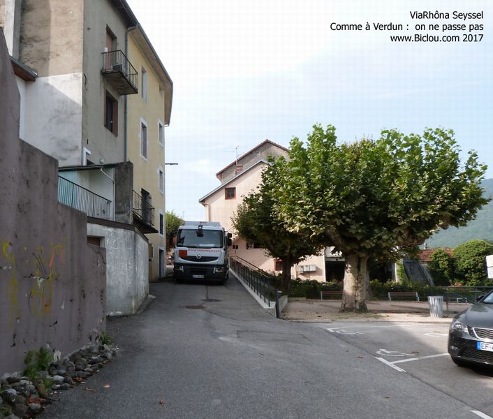 ViaRhôna à Seyssel ; comme à Verdun, on ne passe pas .. 