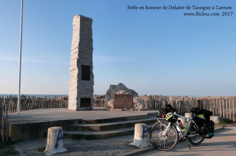 Stèle Delatre de Tassigny à Carnon, vue en mars 2017