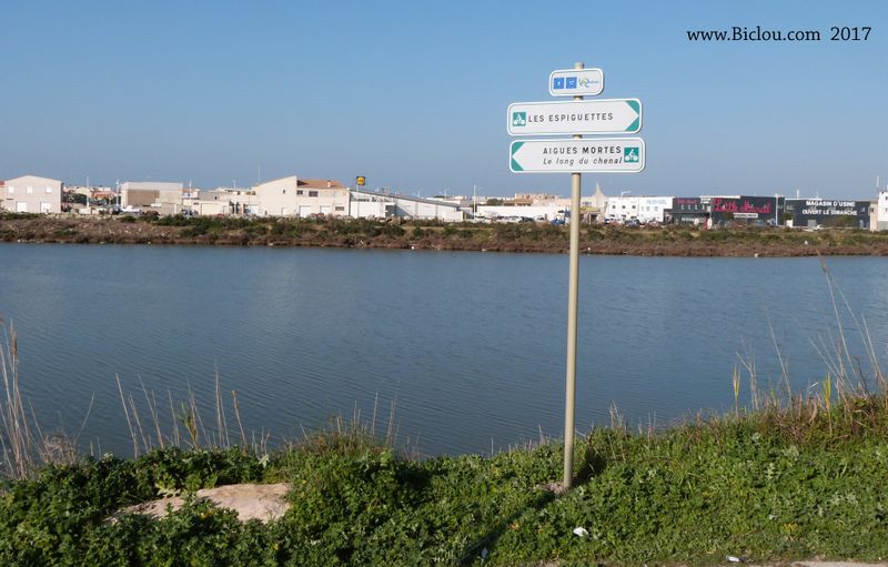 Balisage ViaRhôna et Eurovélo 17 bien présents à Aigues Mortes en mars 2017