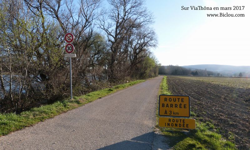 Sur ViaRhôna mars 2017 route barrée avant BSA , on fait Koi ?