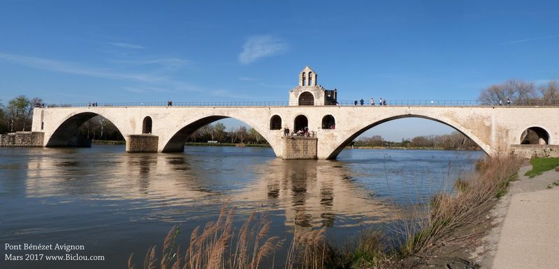 le pont Bénéezt dit d'Avignon vu en 2017