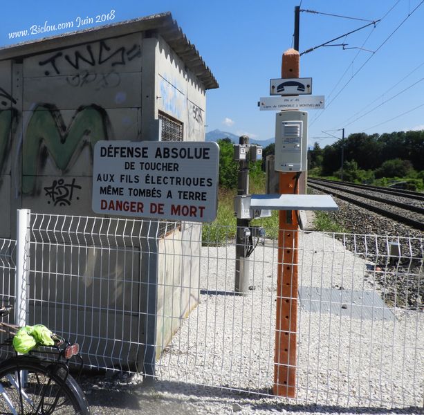 Point de repère V 62 après Pontcharra, PN N° 45 ligne Sncf Grenoble Montmélian