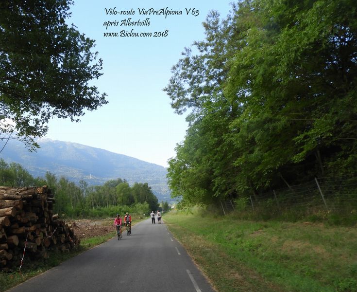 sur-la-véloroute-viaprealpina-long-autoroute-albertville-2018