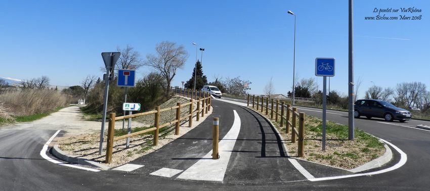 Bel aménagement cyclable ici sur ViaRhôna avant Avignon (Le Pontet)