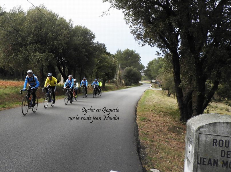 Cyclos en goguette sur la route de Jean Moulin