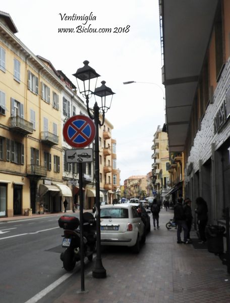 Stationnement interdit donc autorisé à Ventimiglia