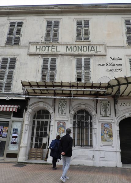 Menton, hôtel mondial un peu fatigué ..