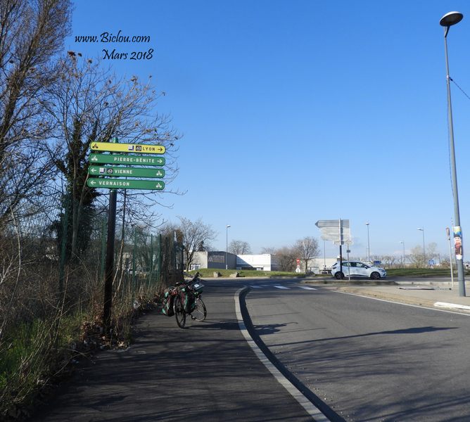 et voilà sur l'autre rive : Pierre bénite direction Vernaison