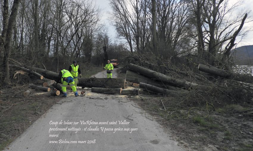 Peu avant Saint Vallier ; Coup de tabac sur ViaRhôna 
