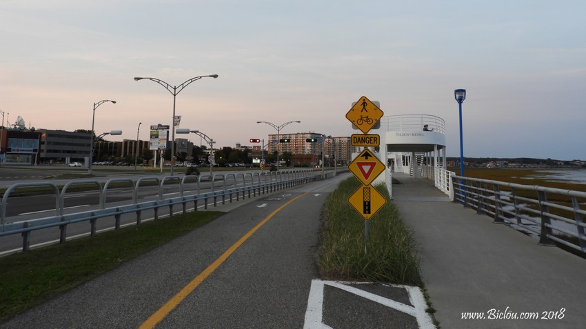 On voit qlq pistes cyclables au Québec