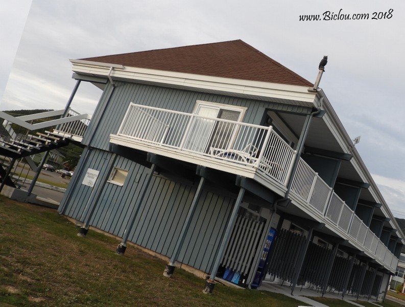 Hostellerie Baie Bleue : Correc mais un peu prés de la route
