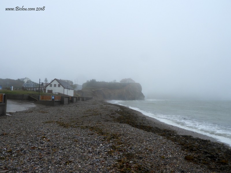 Brume a du mal à Percé ..